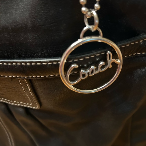 Coach Vintage Black Leather Hand Bag - Picture 5 of 16